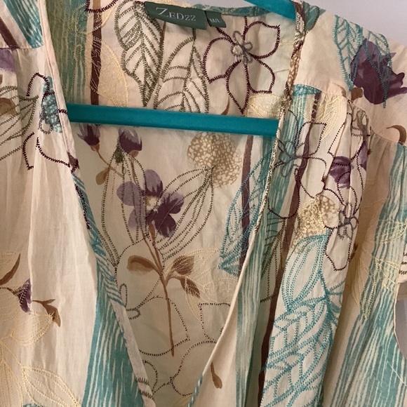 Zedzz Gorgeous Floral Wrap Dress with Silk Waist Tie - Picture 4 of 12